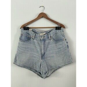 Levi’s Premium 80s Mom Shorts High Rise Light Wash Denim. W32 Women’s